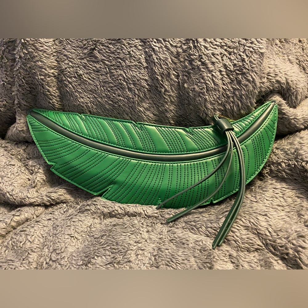 Banana Leaf clutch